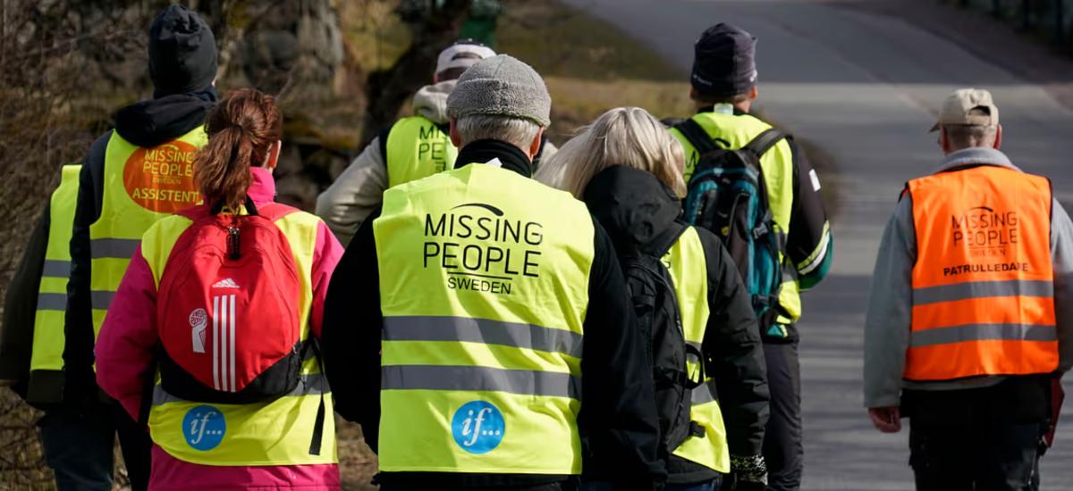 Volunteers working for the organization missing people